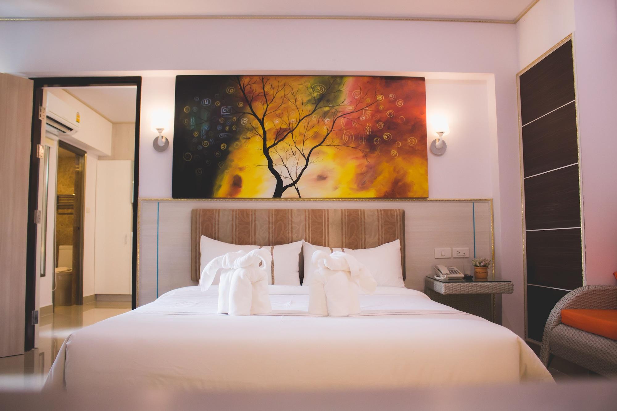 Maverick Ratchada Hotel Bangkok Exterior photo
