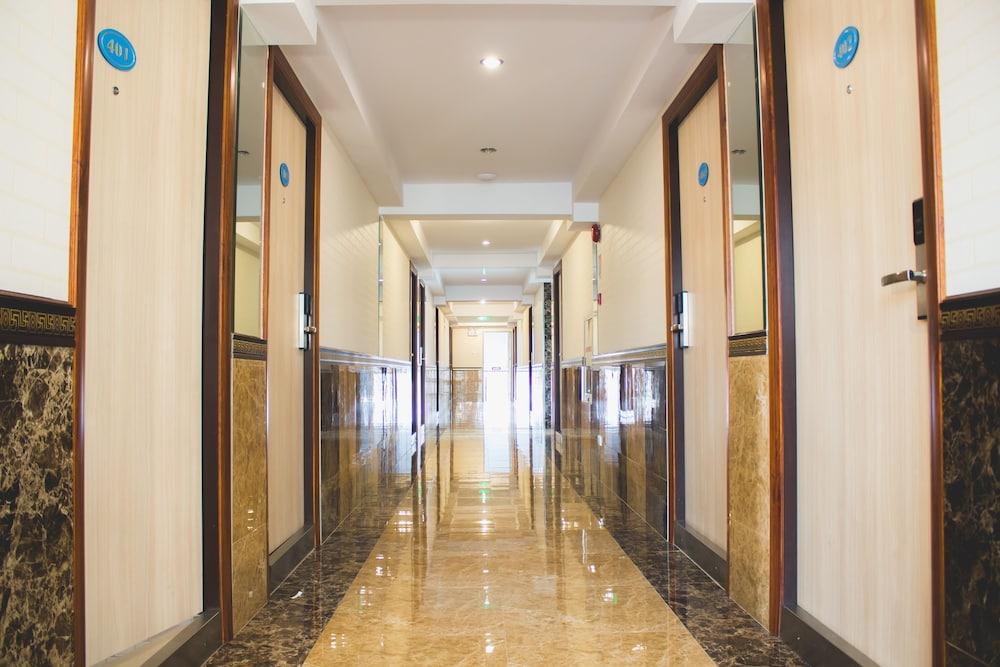 Maverick Ratchada Hotel Bangkok Exterior photo