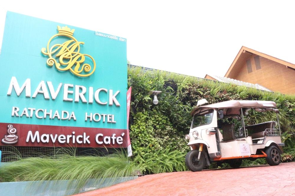 Maverick Ratchada Hotel Bangkok Exterior photo