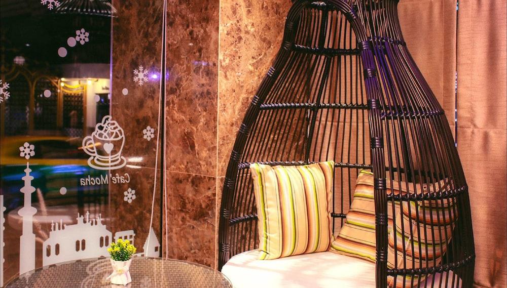 Maverick Ratchada Hotel Bangkok Exterior photo