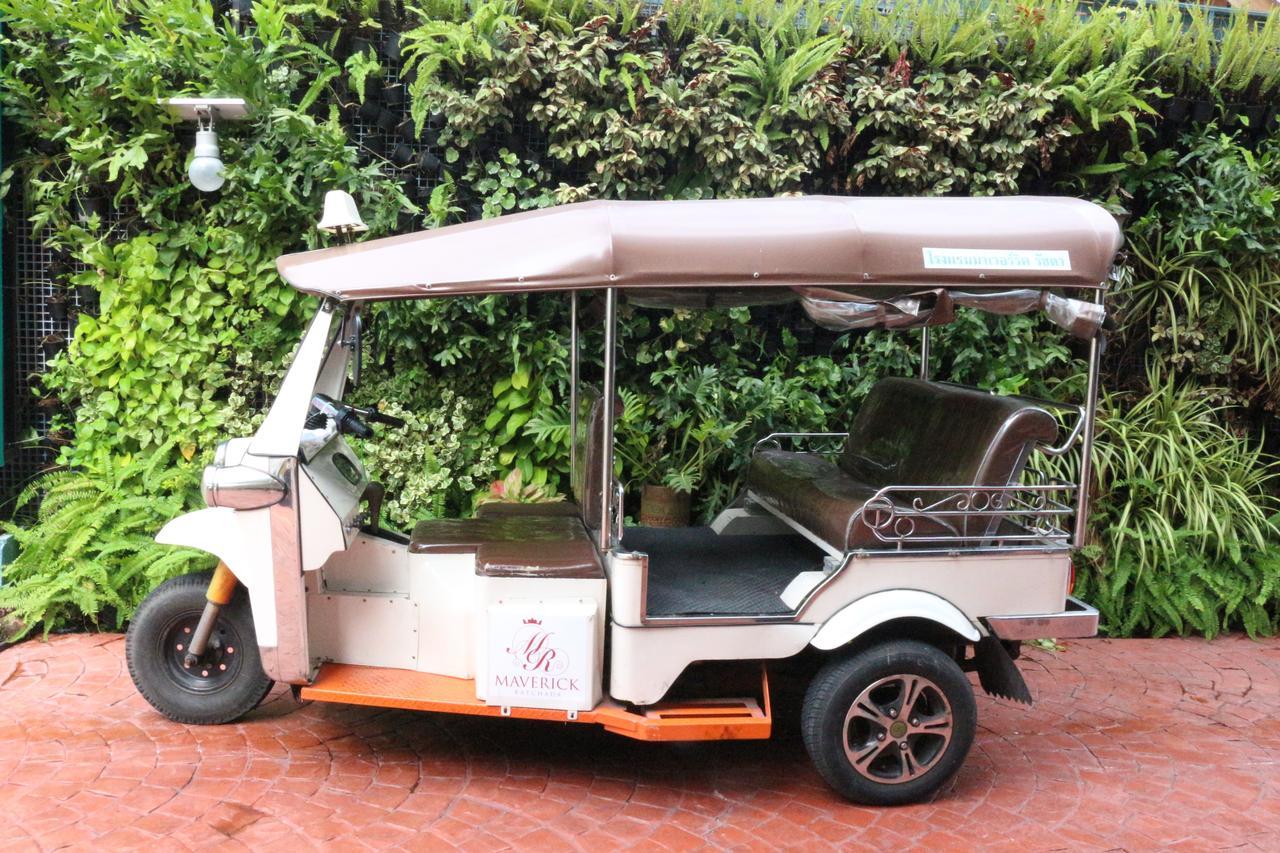 Maverick Ratchada Hotel Bangkok Exterior photo