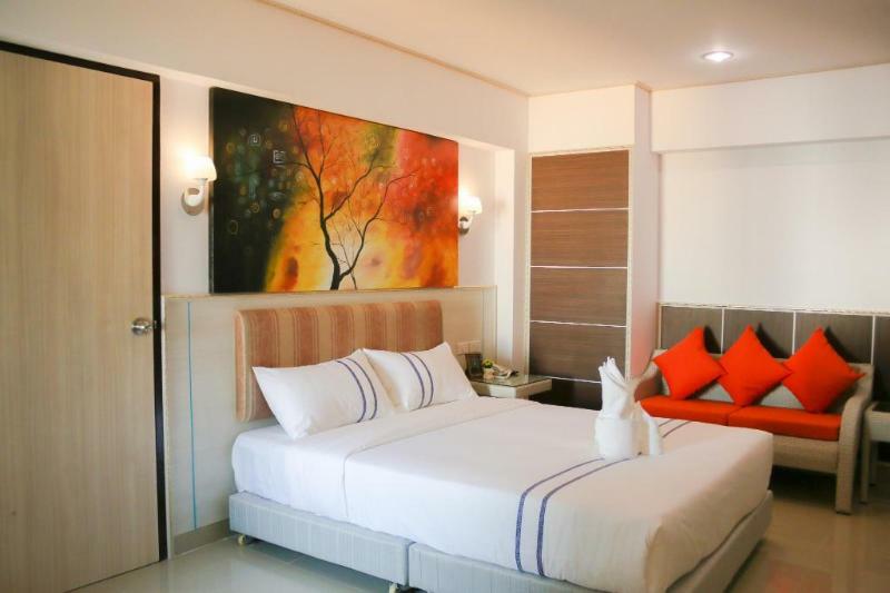 Maverick Ratchada Hotel Bangkok Exterior photo